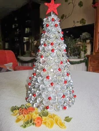 arbol de navidad hechas con macarrones 7