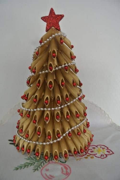 arbol de navidad hechas con macarrones 9