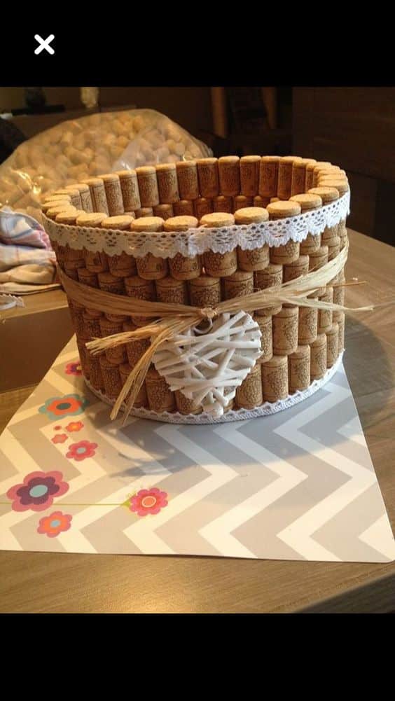 cestas hechas con tapones de corcho 2