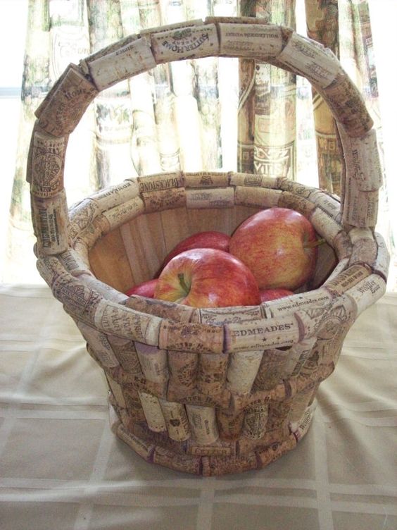 cestas hechas con tapones de corcho 7
