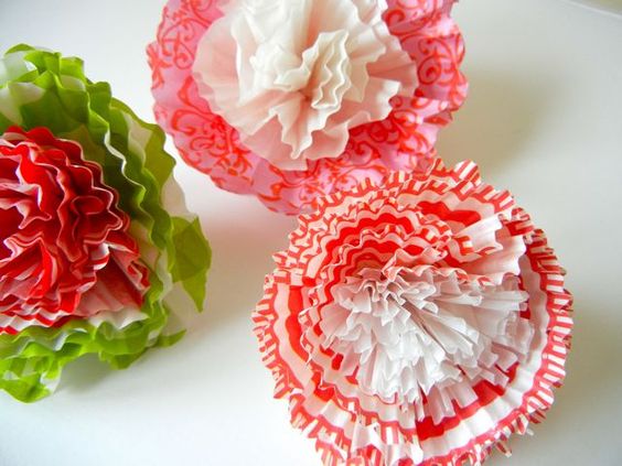 como hacer una flor con moldes de cupcakes